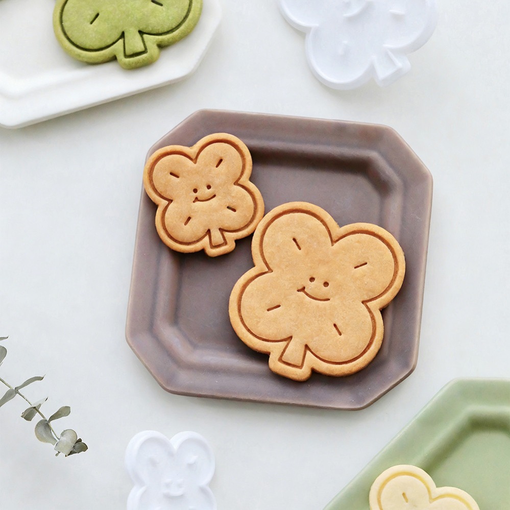 Lucky Four-Leaf Clover Cookie  - Kitchen Baking Utensil recension och pris