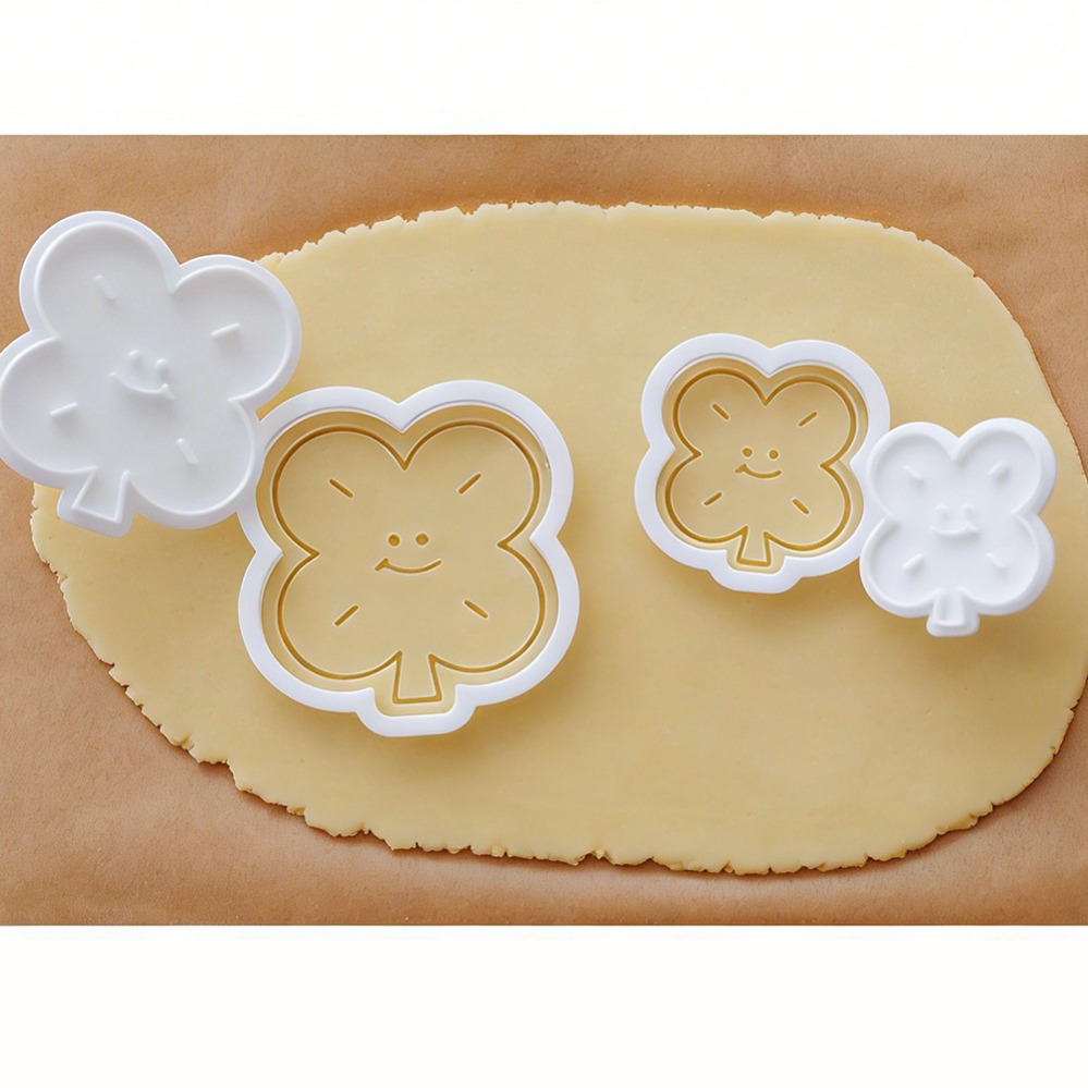 Lucky Four-Leaf Clover Cookie  - Kitchen Baking Utensil recension och pris